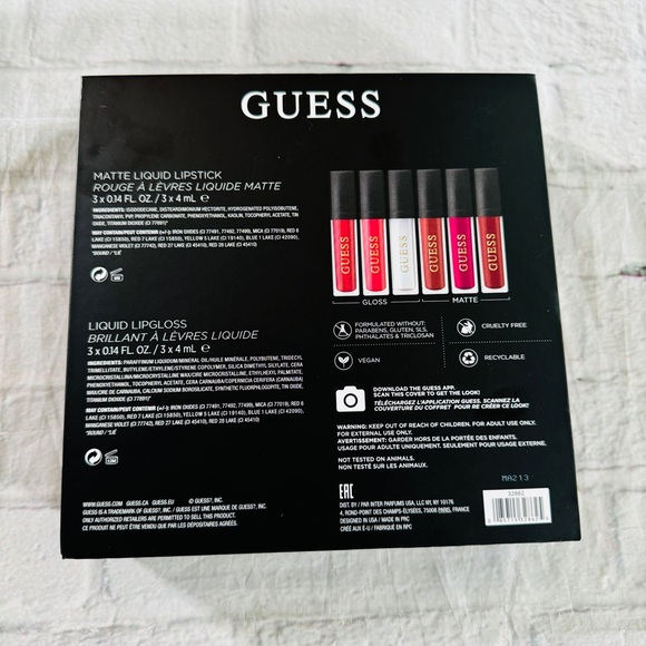 Guess Lip Red Look Book NWT - Picture 9 of 9